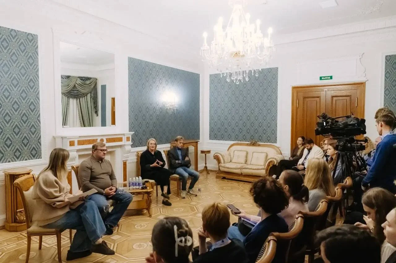 В Новгородской областной Филармонии имени А.С. Аренского состоялся пресс-брифинг, посвященный ХХХ Международному фестивалю театральных искусств имени Ф.М. Достоевского